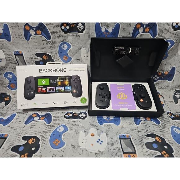 Backbone One BB-02-B-XW Lightning Mobile Gaming Controller iPhone - OPEN NEW - Picture 1 of 6